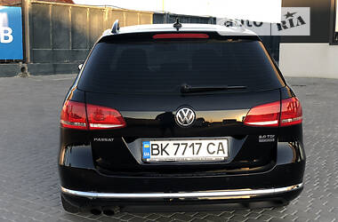 Універсал Volkswagen Passat 2014 в Тернополі