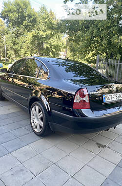 Седан Volkswagen Passat 2001 в Ровно