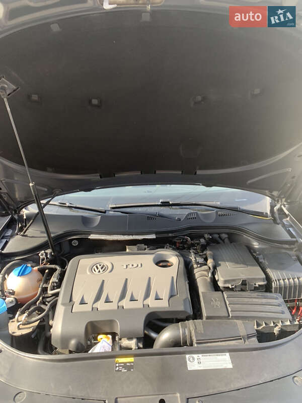 Універсал Volkswagen Passat 2013 в Вінниці