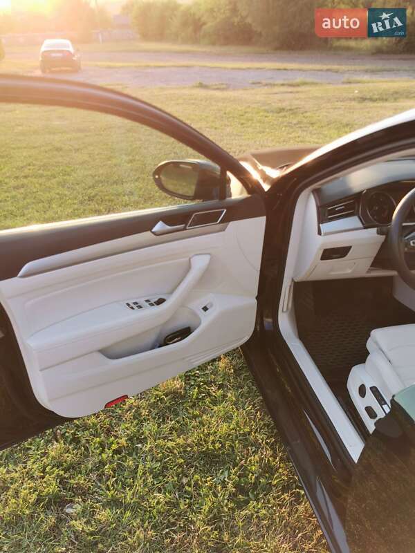 Универсал Volkswagen Passat 2018 в Черновцах