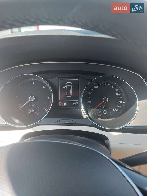 Универсал Volkswagen Passat 2018 в Черновцах