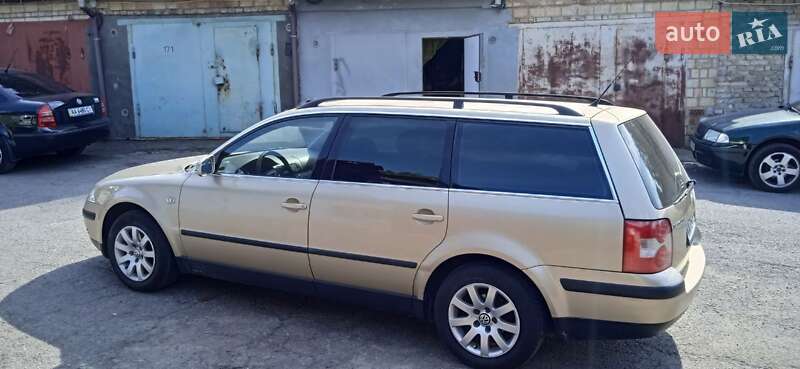 Універсал Volkswagen Passat 2002 в Києві