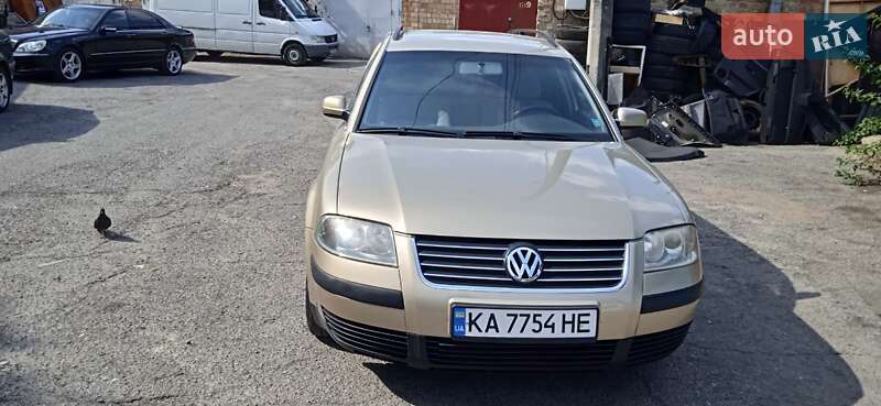 Універсал Volkswagen Passat 2002 в Києві
