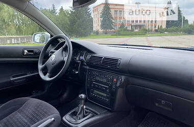 Седан Volkswagen Passat 2002 в 