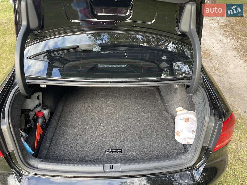 Седан Volkswagen Passat 2014 в Києві