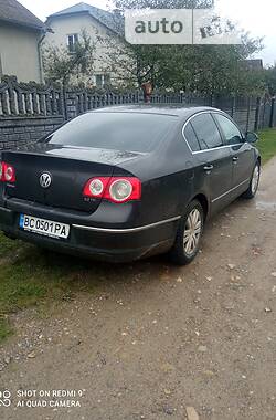 Седан Volkswagen Passat 2005 в Каменке-Бугской