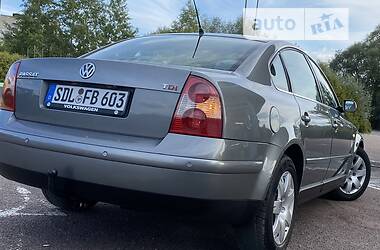 Седан Volkswagen Passat 2001 в Дрогобыче