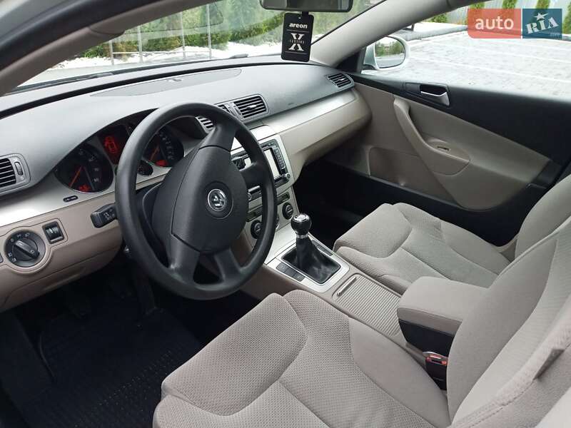 Универсал Volkswagen Passat 2008 в Ивано-Франковске