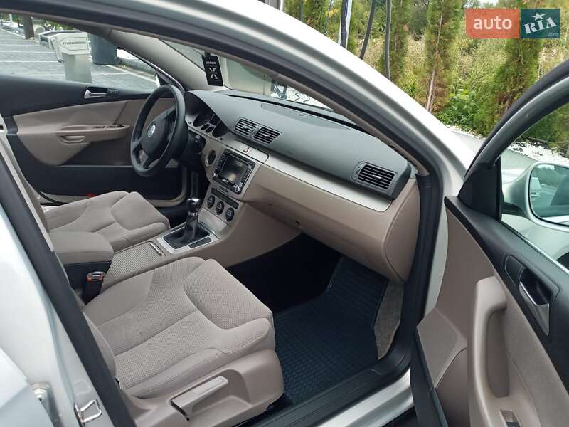 Универсал Volkswagen Passat 2008 в Ивано-Франковске