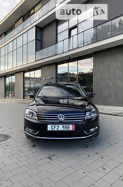 Універсал Volkswagen Passat 2012 в Ужгороді