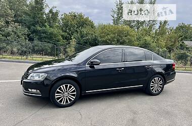 Седан Volkswagen Passat 2011 в 