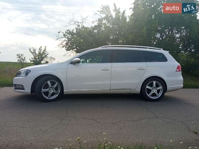 Універсал Volkswagen Passat 2010 в Миронівці