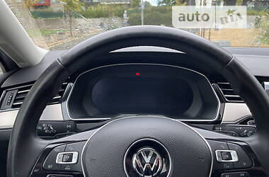 Седан Volkswagen Passat 2015 в 