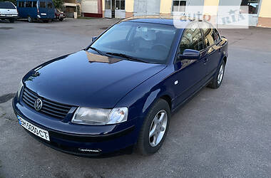 Седан Volkswagen Passat 2000 в Сумах