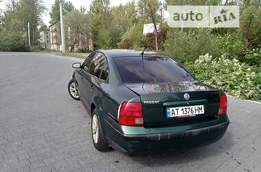 Седан Volkswagen Passat 1999 в Надворной