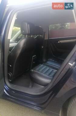 Универсал Volkswagen Passat 2012 в 