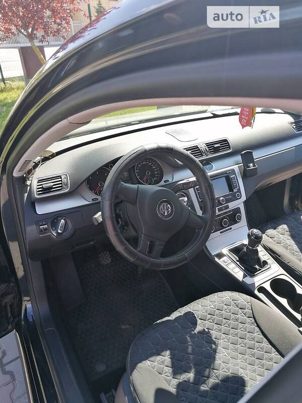 Седан Volkswagen Passat 2013 в Хмельницькому