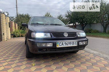 Седан Volkswagen Passat 1994 в Смеле