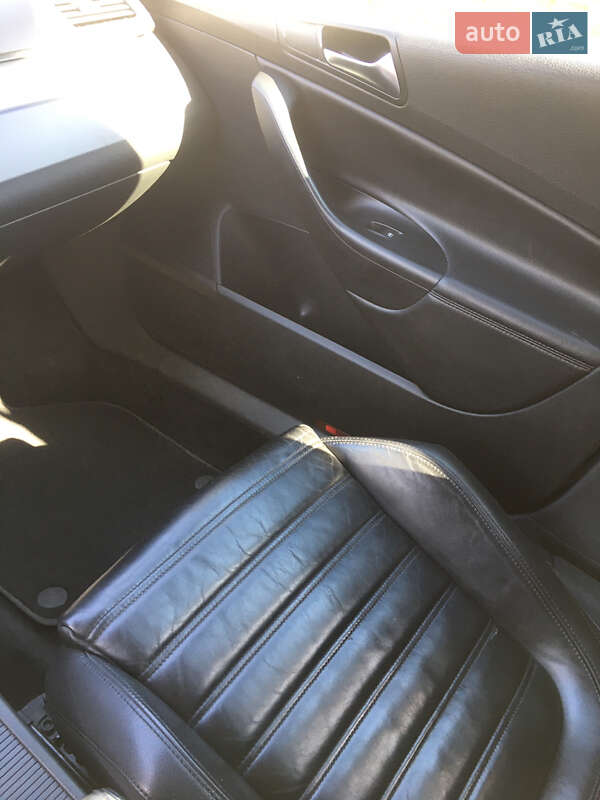 Седан Volkswagen Passat 2010 в Черновцах