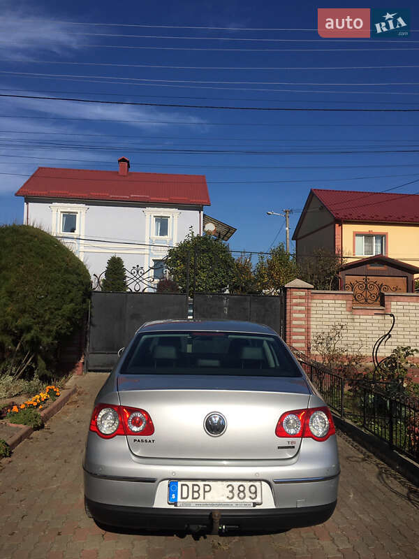 Седан Volkswagen Passat 2010 в Черновцах