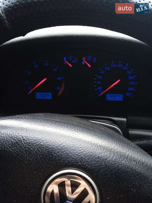 Седан Volkswagen Passat 1998 в Києві