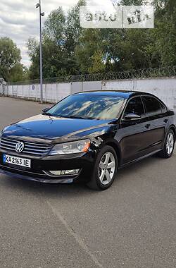 Седан Volkswagen Passat 2012 в Киеве