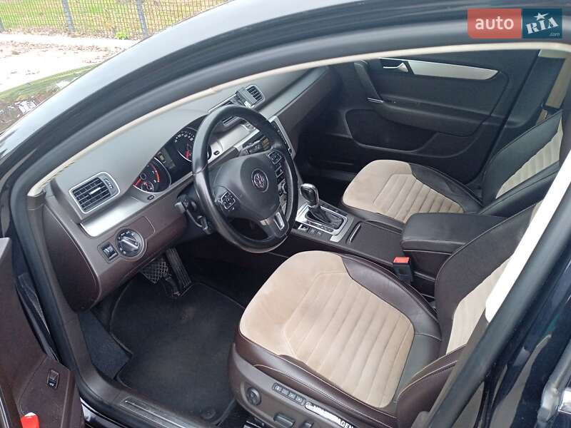Седан Volkswagen Passat 2012 в Києві