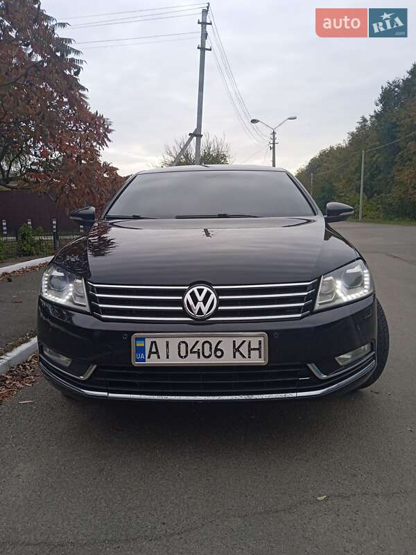 Седан Volkswagen Passat 2012 в Києві