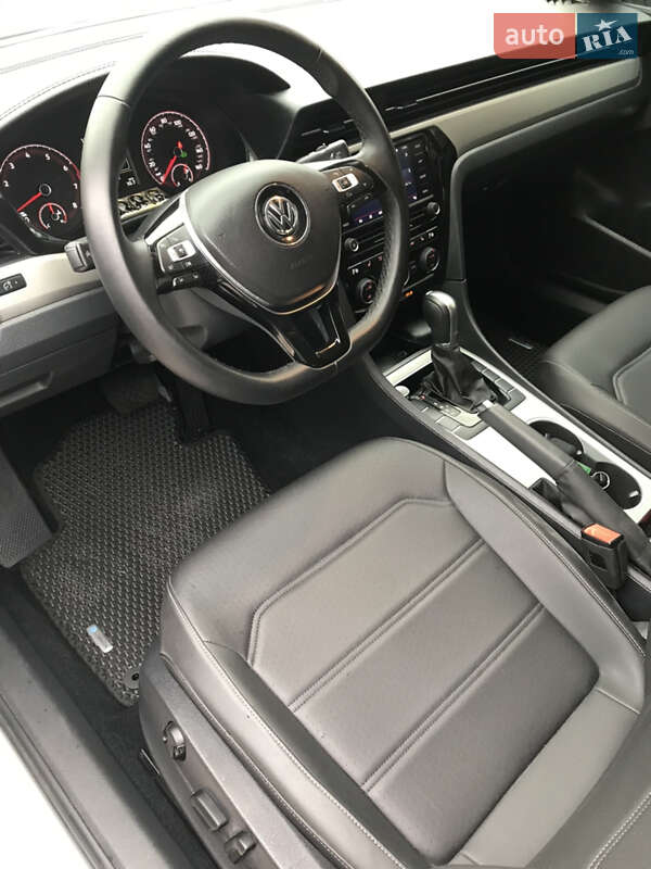 Седан Volkswagen Passat 2020 в Хмельницком