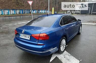 Седан Volkswagen Passat 2016 в Киеве