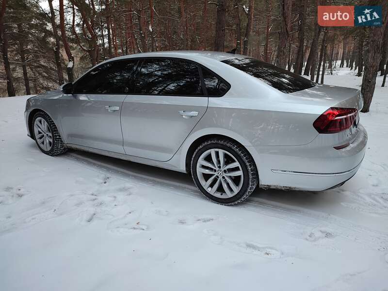 Седан Volkswagen Passat 2018 в Львові
