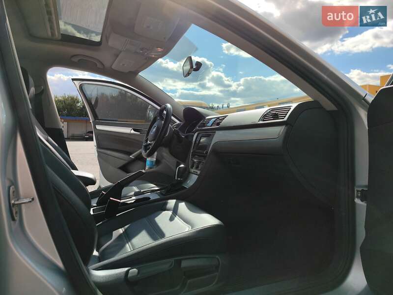 Седан Volkswagen Passat 2018 в Львові