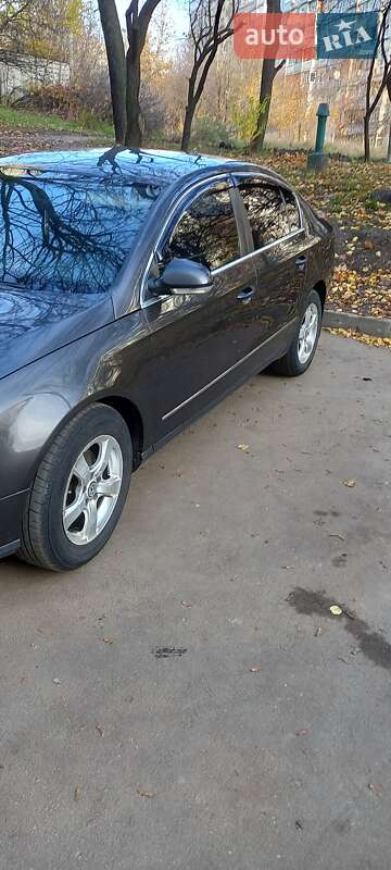 Седан Volkswagen Passat 2007 в Харкові