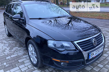 Универсал Volkswagen Passat 2006 в Ровно