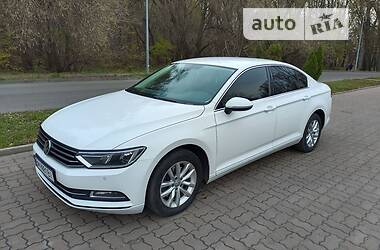 Седан Volkswagen Passat 2015 в Сумах