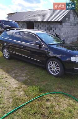 Универсал Volkswagen Passat 2008 в Рокитном