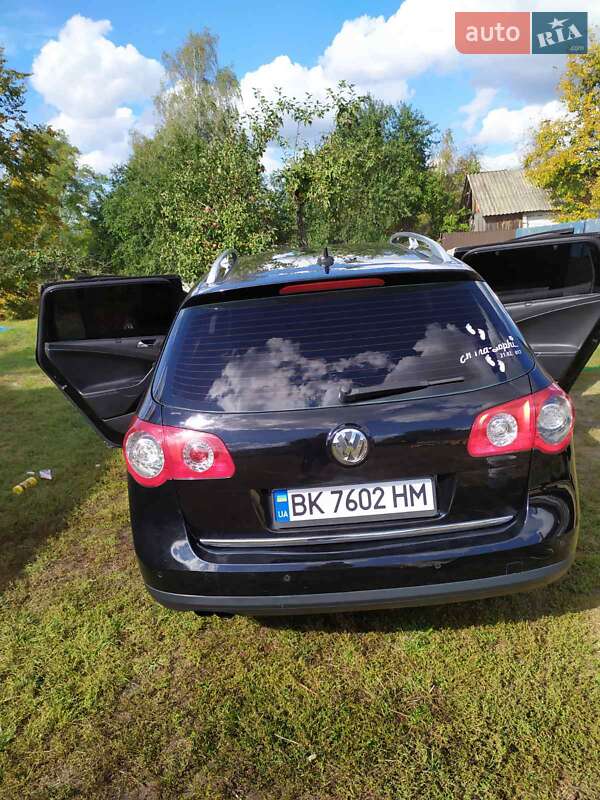 Універсал Volkswagen Passat 2008 в Рокитному