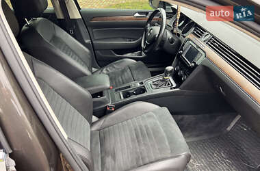 Седан Volkswagen Passat 2016 в 