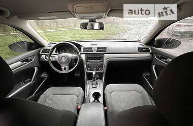 Седан Volkswagen Passat 2012 в Днепре