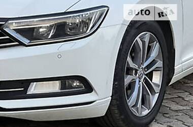 Универсал Volkswagen Passat 2016 в Киеве