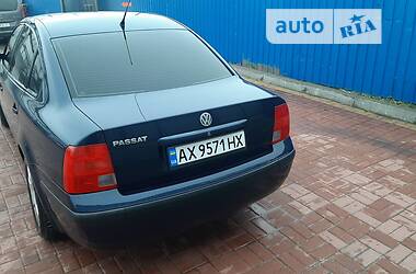 Седан Volkswagen Passat 1998 в Полтаві