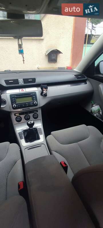 Седан Volkswagen Passat 2005 в Тячеве