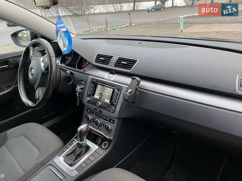 Универсал Volkswagen Passat 2012 в Луцке