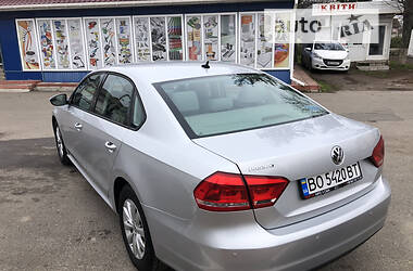 Седан Volkswagen Passat 2012 в Тростянце