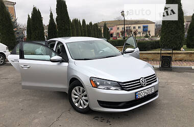 Седан Volkswagen Passat 2012 в Тростянце