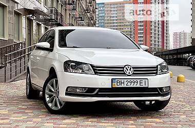 Седан Volkswagen Passat 2013 в 