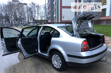 Седан Volkswagen Passat 2002 в Тернополе