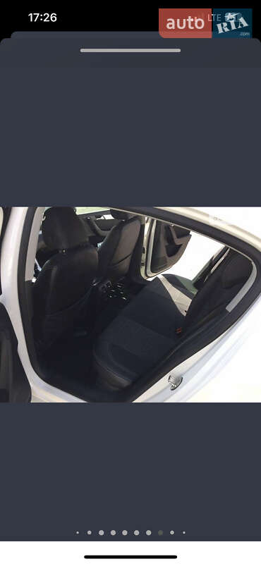 Седан Volkswagen Passat 2012 в Киеве