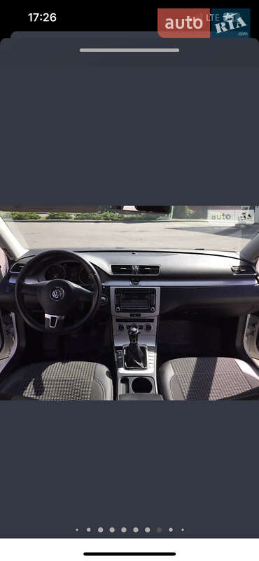 Седан Volkswagen Passat 2012 в Киеве