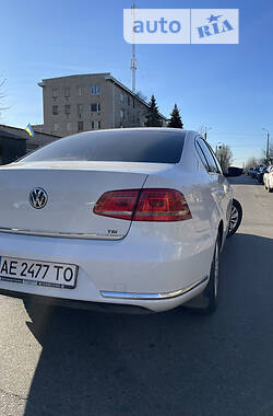 Седан Volkswagen Passat 2012 в Дніпрі